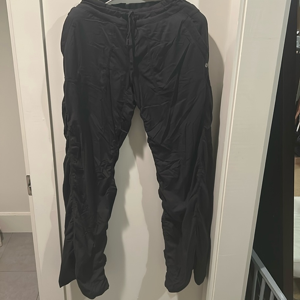 Lululemon TALL black dance pants 12 grey string